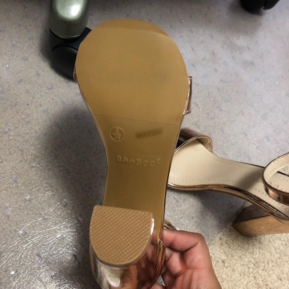🚫SOLD ON MERCARI NWOT Rose gold heels - Picture 3 of 3